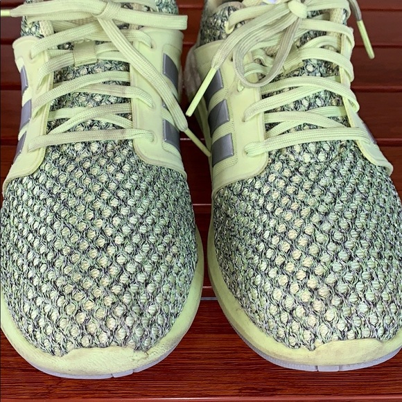 Adidas 3 stripes green woman's size 8 used. - Picture 8 of 13